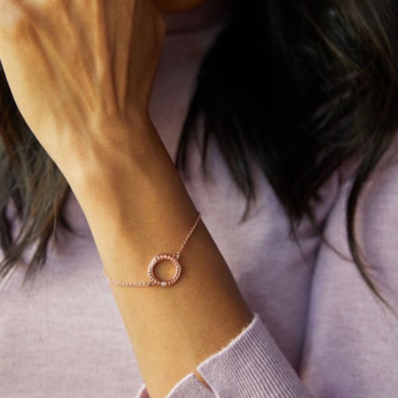 Adore Swarovski Organic Circle Bracelet - NWT - Picture 1 of 5